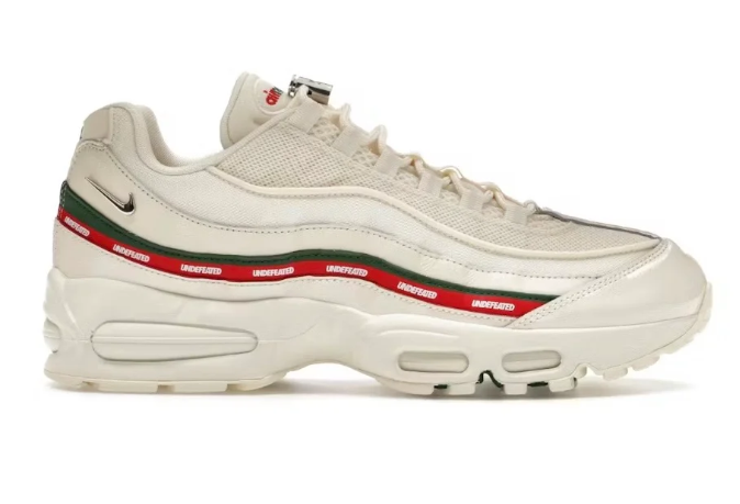 Nike Air Max 95 SP x Undefeated "Sail"